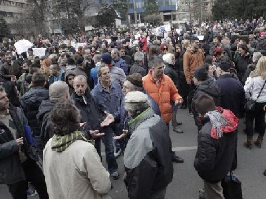 Настављен протест испред Предсједништва БиХ