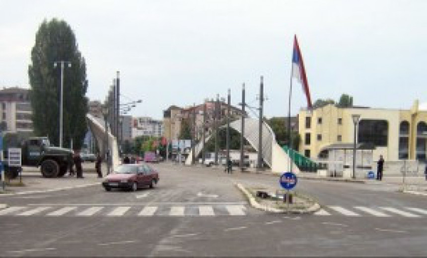 Ostala samo  barikada  u  Kosovskoj Mitrovici