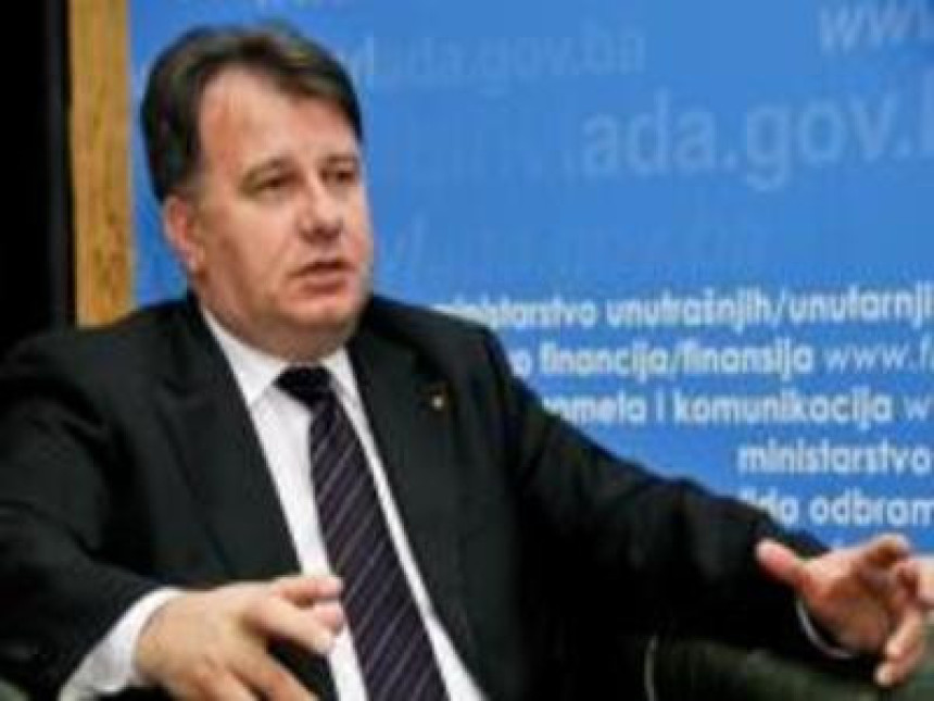 Nikšić se obavezao da imovinu van liste pokloni novinarki