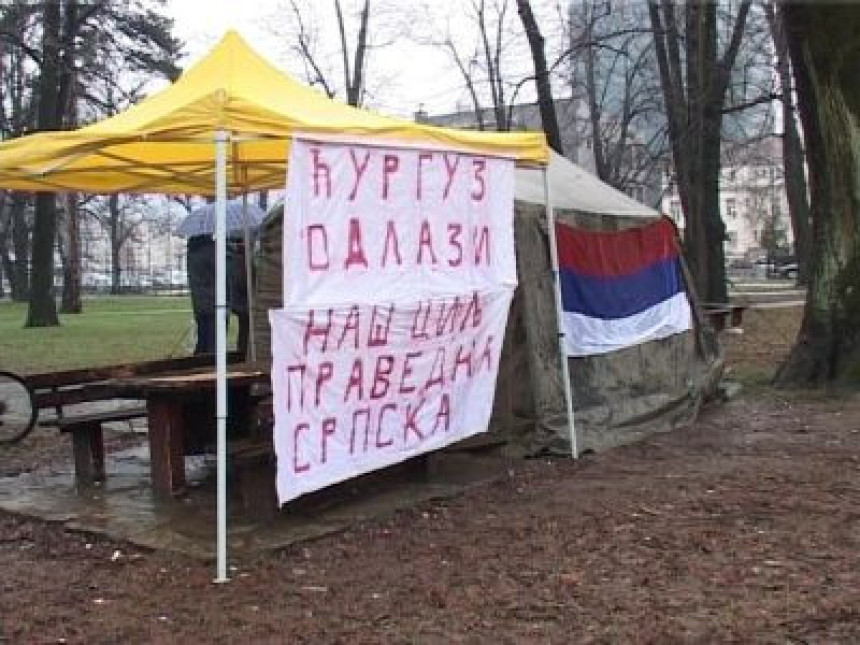 Borci i danas u parku, studenti neće na proteste (VIDEO)