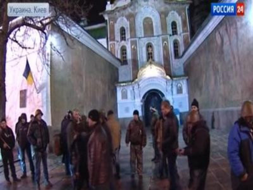 Kijev: Demonstranti upali u manastir