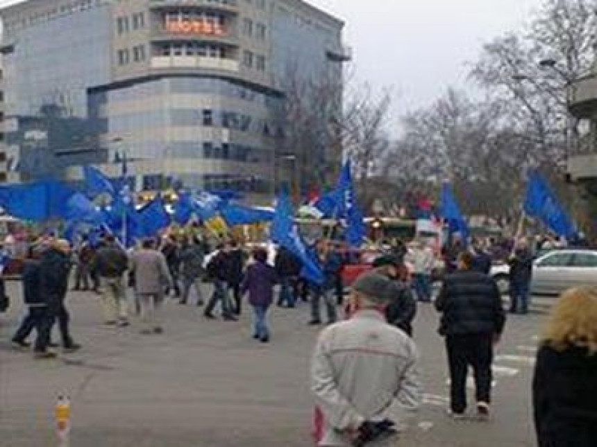 Zbog Šešelja blokirali saobraćaj