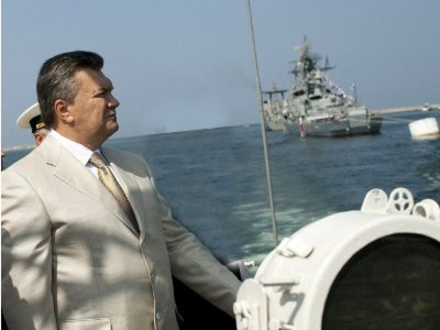 Јанукович у руској поморској бази?