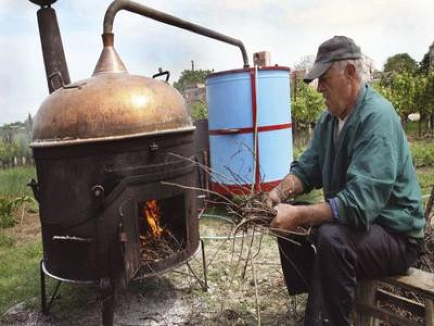 У селу више ракије него воде