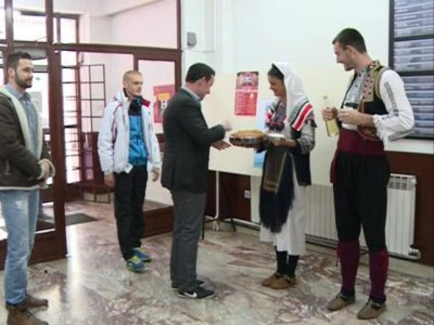 Studenti  iz Kosovske Mitrovice u Banjaluci (VIDEO)