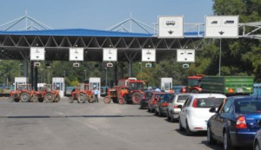 Kratkotrajna blokada graničnih prelaza Rača i Gradiška