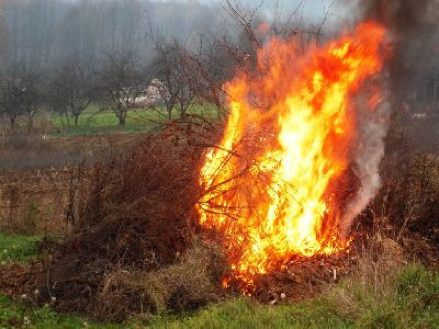 Starac poginuo prilikom paljenja korova