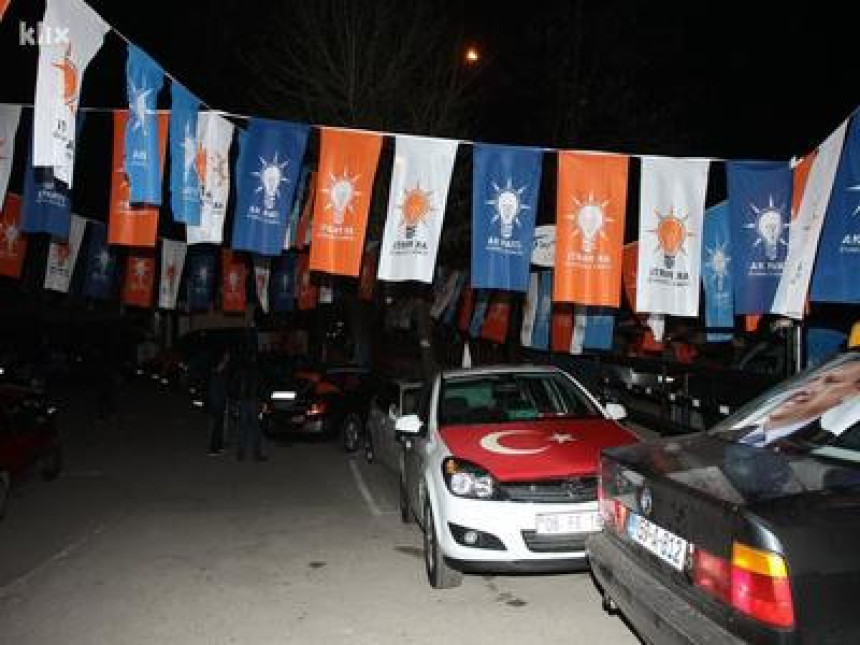 U Sarajevu slavili Erdoganovu pobjedu