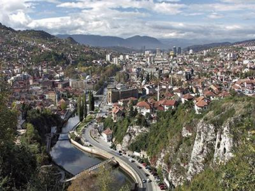 Серија експлозија изнад Сарајева