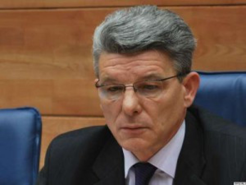 Комисија тешко до договора