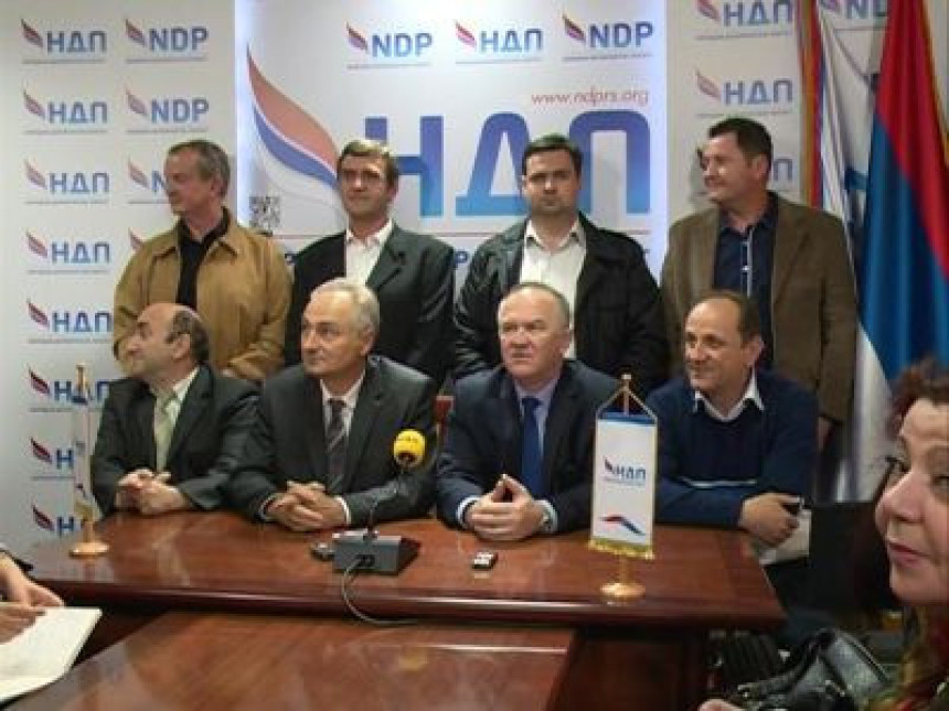 Pašić i pet odbornika SDS-a u NDP-u (VIDEO)