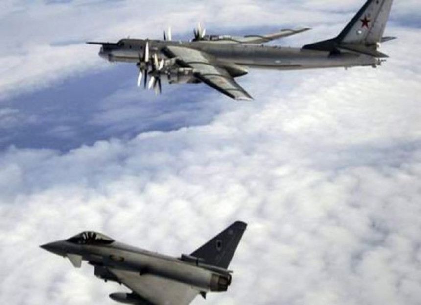 Холандија, Британија и Данска подигле борбене авионе