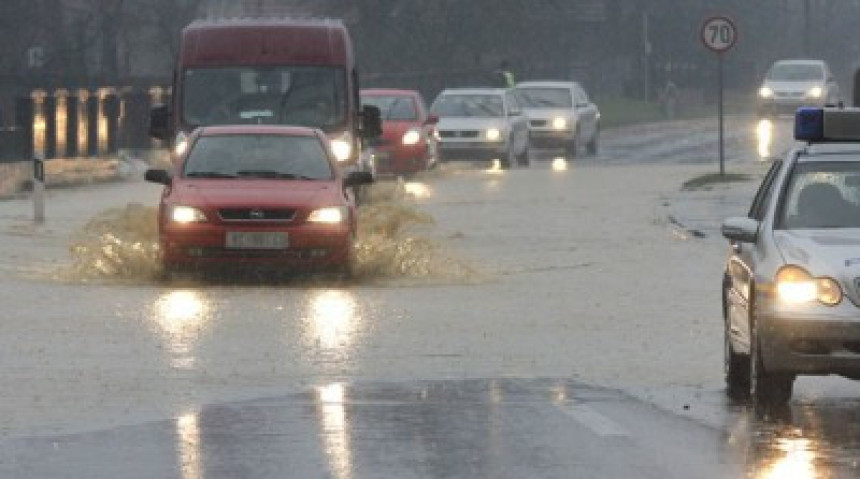 Obustavljen saobraćaj kod Gradiške