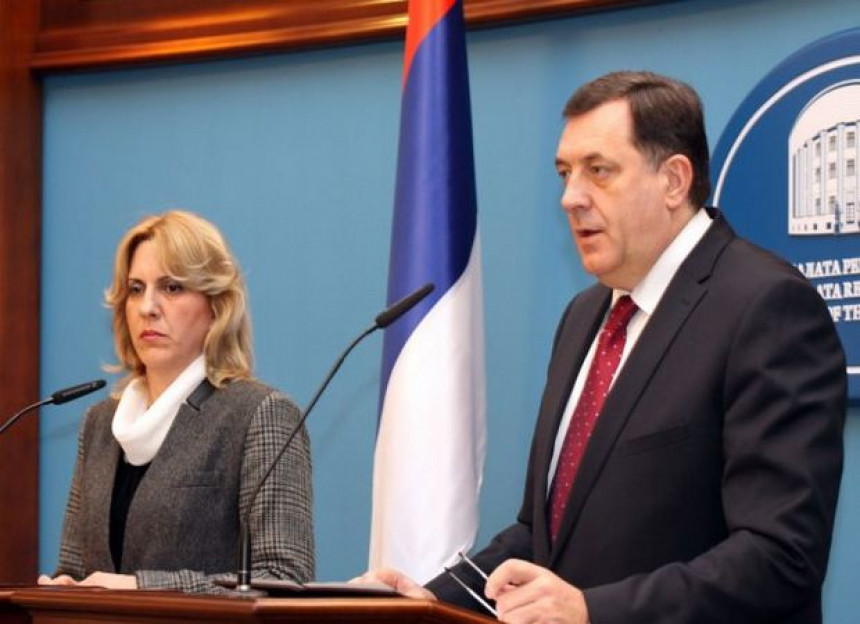 Dodik i Cvijanovićeva čestitali Vučiću