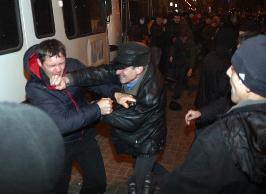 Sukobi u Donjecku, žrtve i novinari