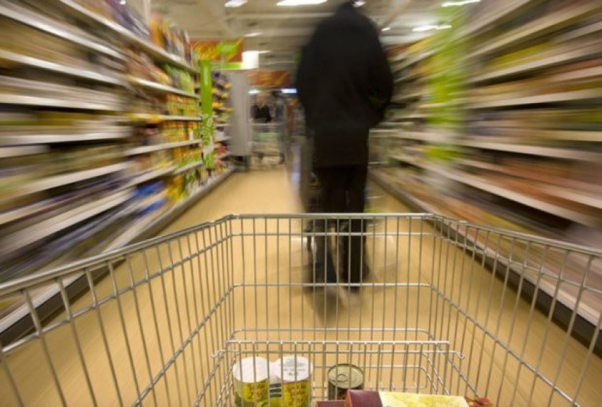 Policajac otpušten jer je krao u marketu