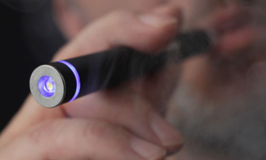 Njujork i Čikago „protjeruju“ elektronske cigarete