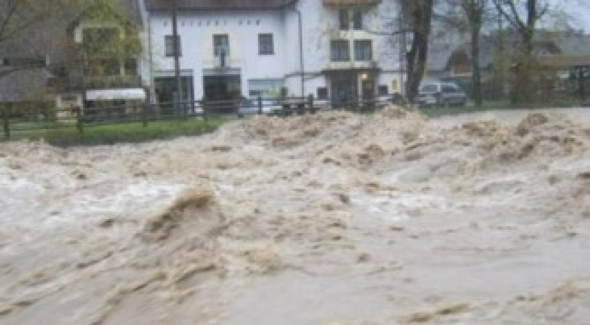 Семберија: Водом одсјечена два насеља