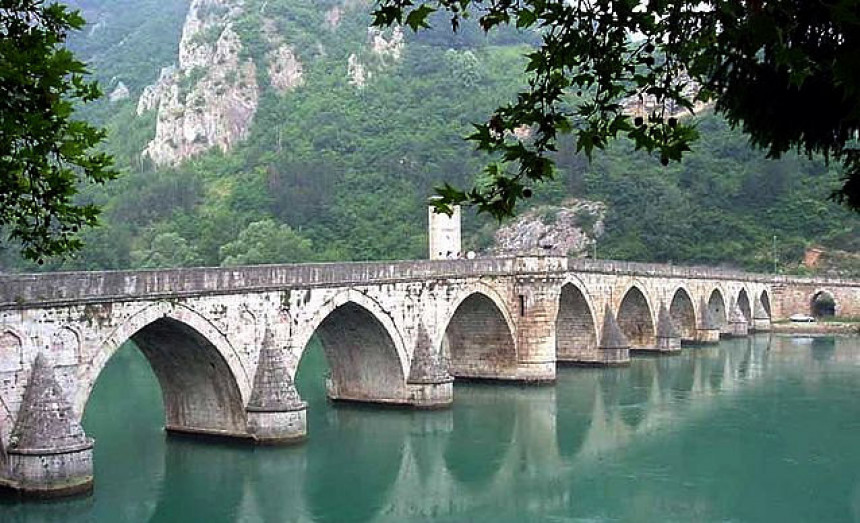 Ugrožena stabilnost mosta na Drini?