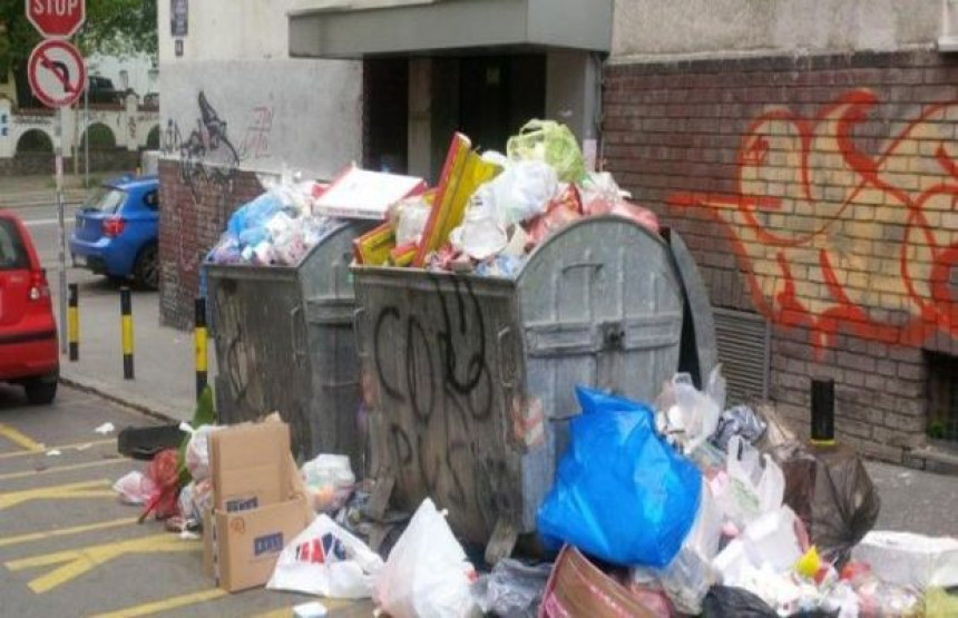 Beograd: Ulice pune smeća 