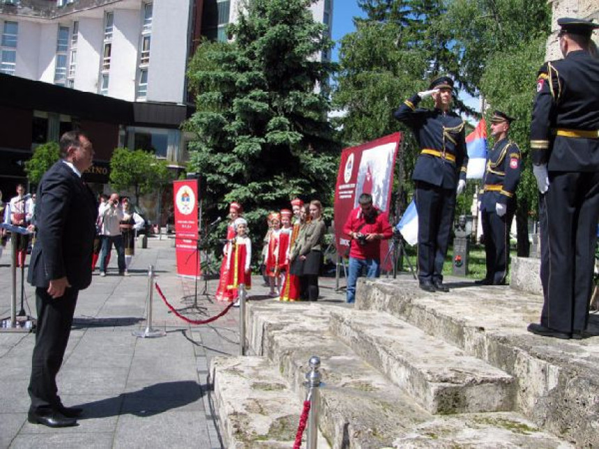 Dodik: Vojska sačuvala Srpsku