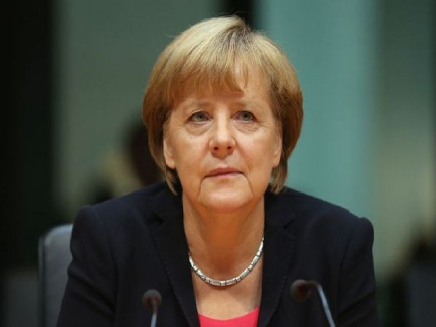 Merkelova za konstruktivniji dijalog s Putinom