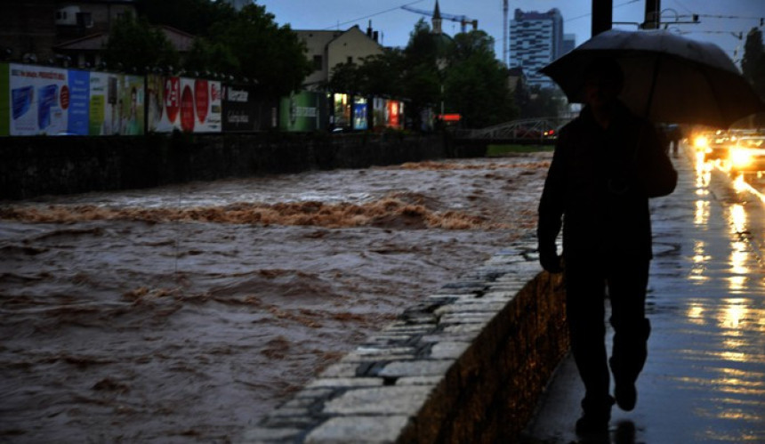 Prekinuta putna komunikacija Tuzla – Sarajevo