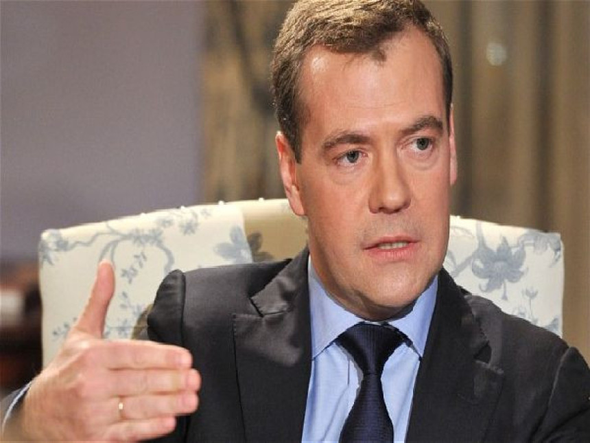 Medvedev:Pomoći ćemo, ne brinite