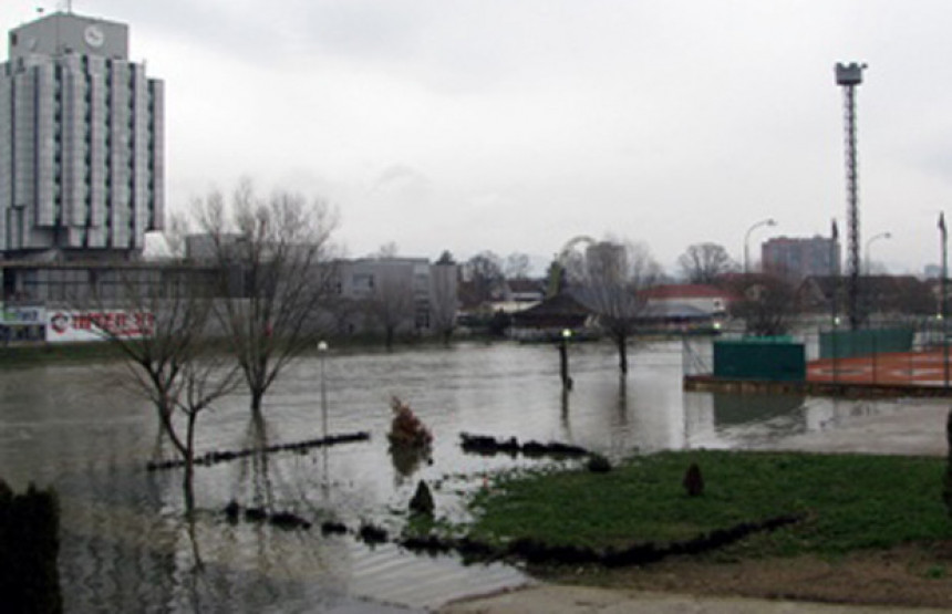 Приједор под водом, поплављено пет насеља