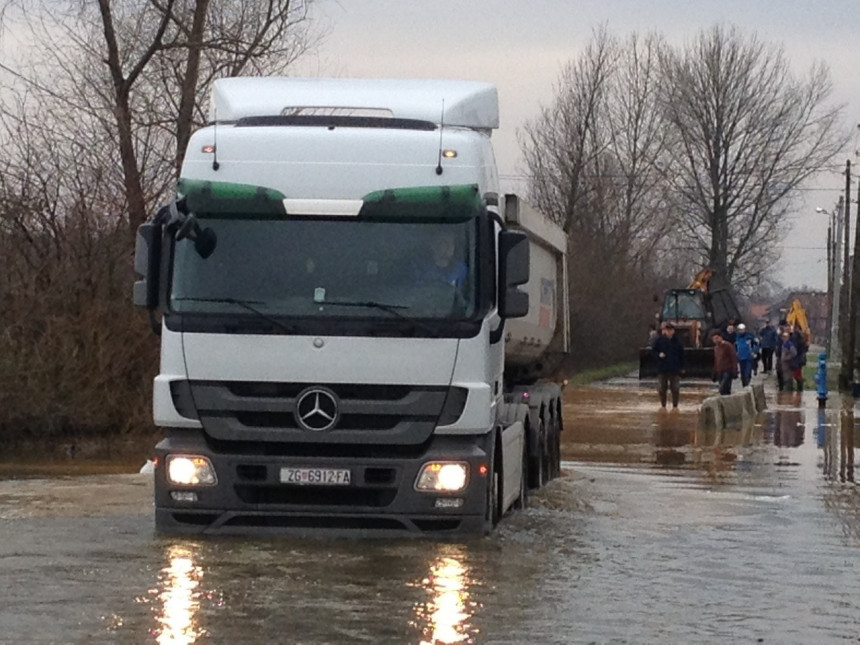 Pomoć iz Istočnog Sarajeva za poplavljena područja