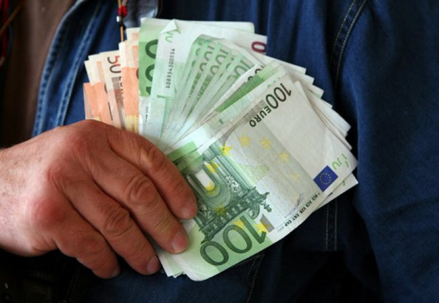Volonter pronašao 1.800 evra i vratio vlasniku