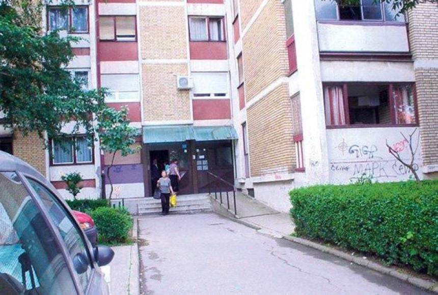 Leskovac: Izboden nožem pred djetetom