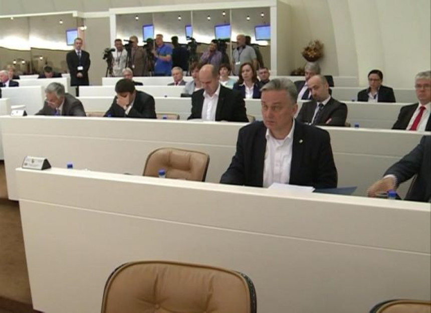 Opozicija daje pare a vlast piše izvještaje