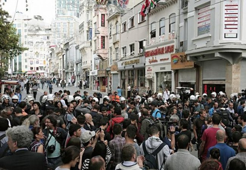 Turska policija suzavcem rastjerala demonstrante