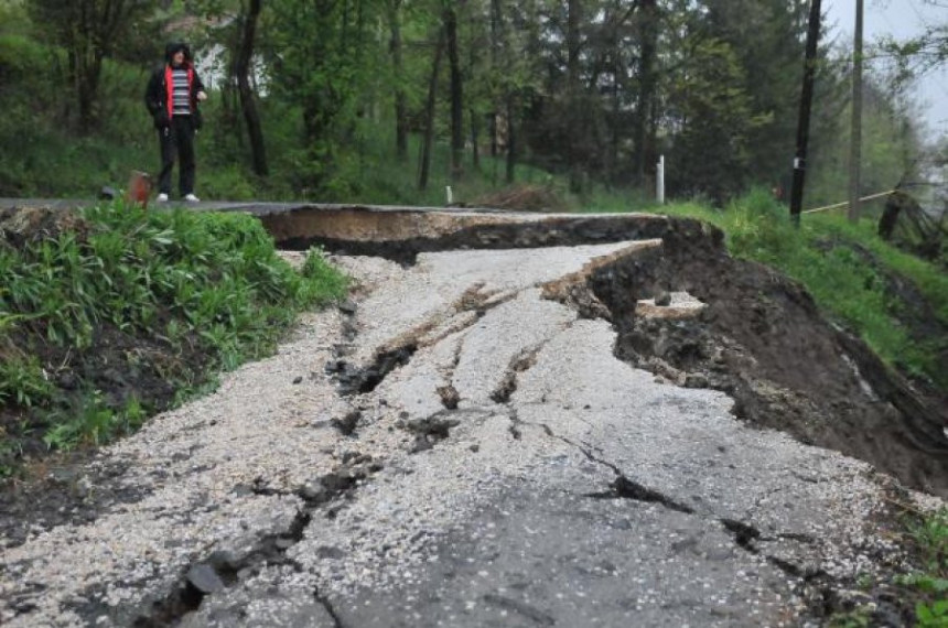 Štete na putevima 80 miliona KM