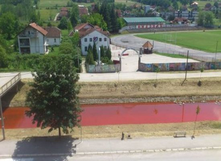 Crvena rijeka u Gornjem Milanovcu, niko ne zna zašto 