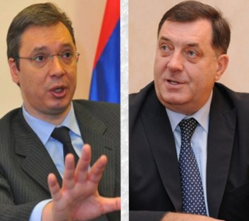 Šta je Dodik tražio od Vučića?
