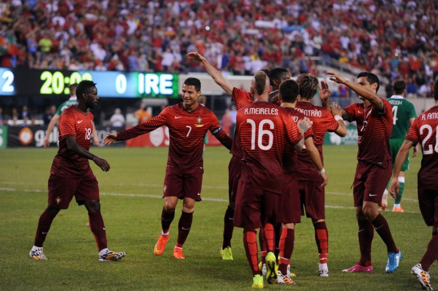 Португалци страшни у генералци