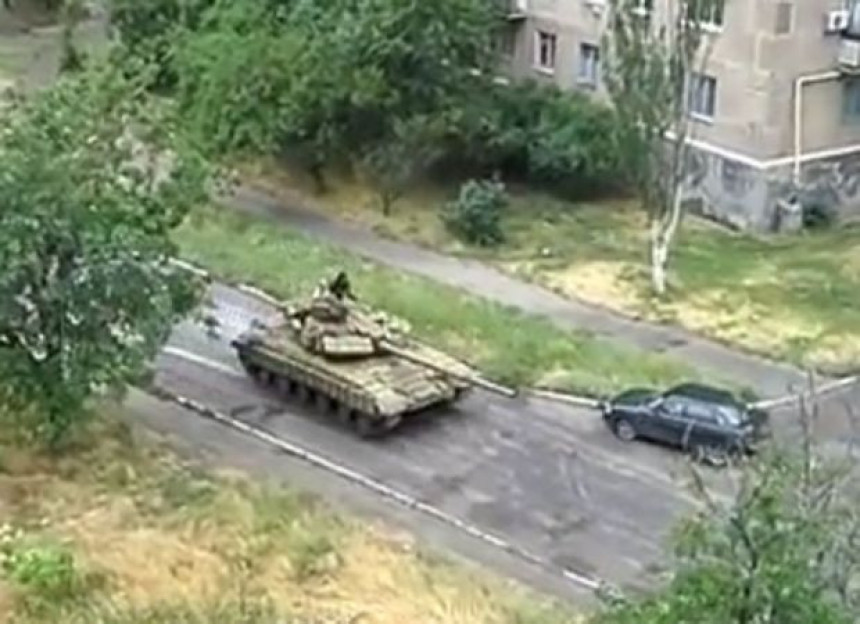 Ruski tenkovi ušli u Ukrajinu?!