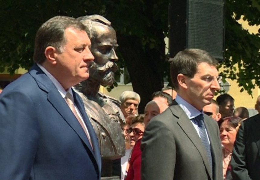 Otkriven spomenik Caru Nikolaju