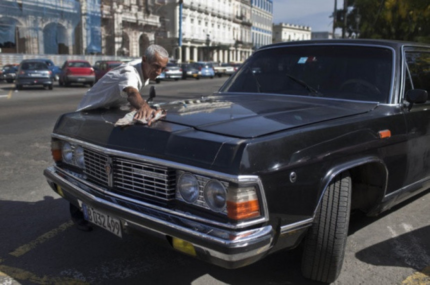 Limuzina Fidela Kastra kao taksi u Havani