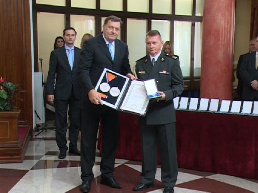 Додик није одликовао Анту Котромановића