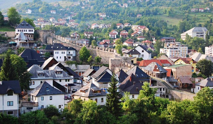 Treslo se Jajce, građani u panici i nevjerici