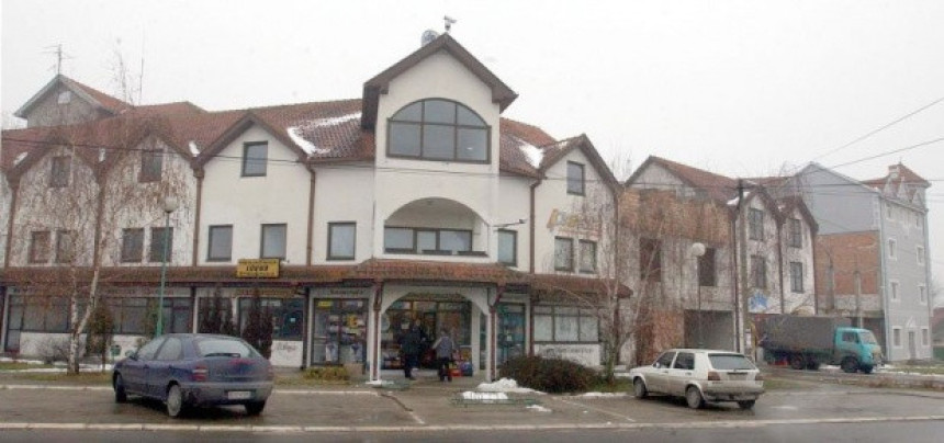 Surčin: Eksplozija u Čumetovom tržnom centru 