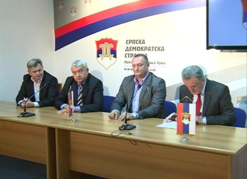 Mali akcionari zajedno sa opozicijom