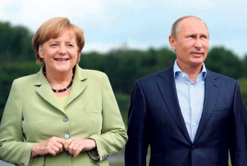 Putin i Merkelova zajedno na finalu Mundijala