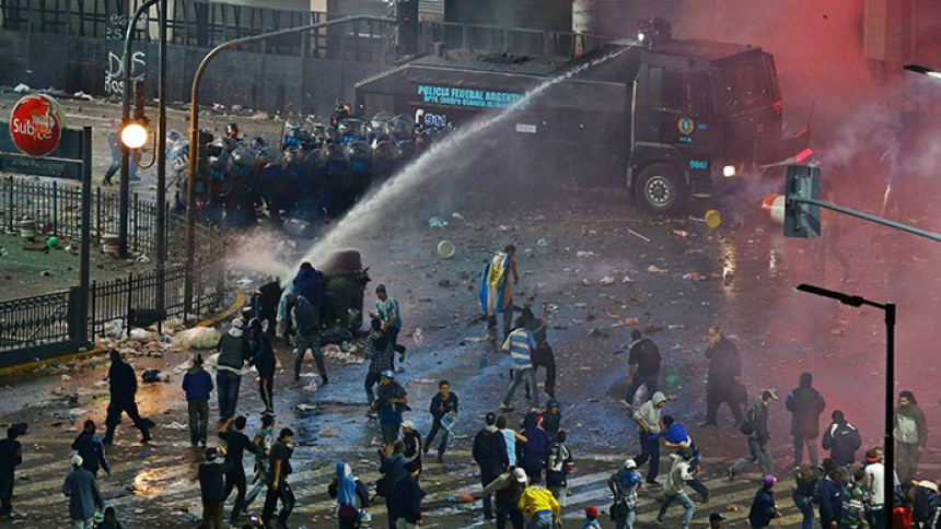 Sukob sa vandalima u Buenos Ajresu