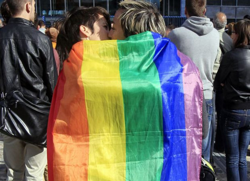 Хрватска дозволила геј бракове! 