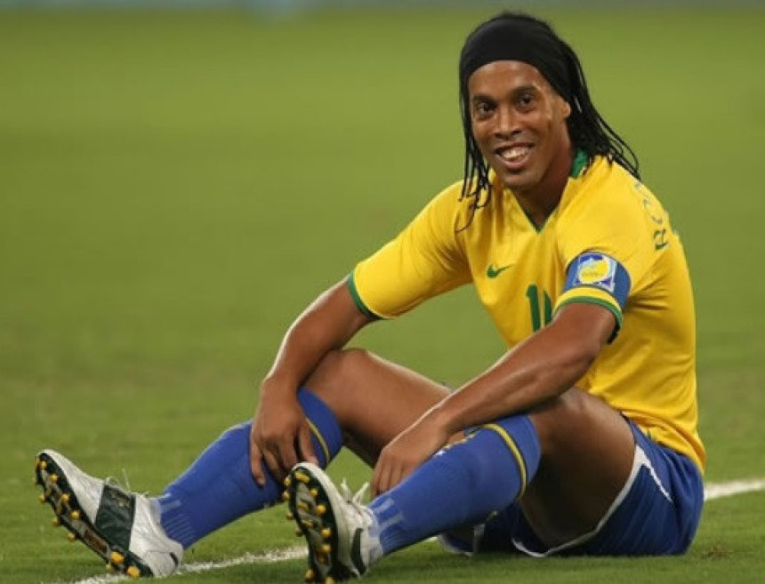 Ronaldinjo postaje 'Junior'?!