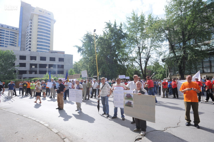 Поново демонстрације у Тузли
